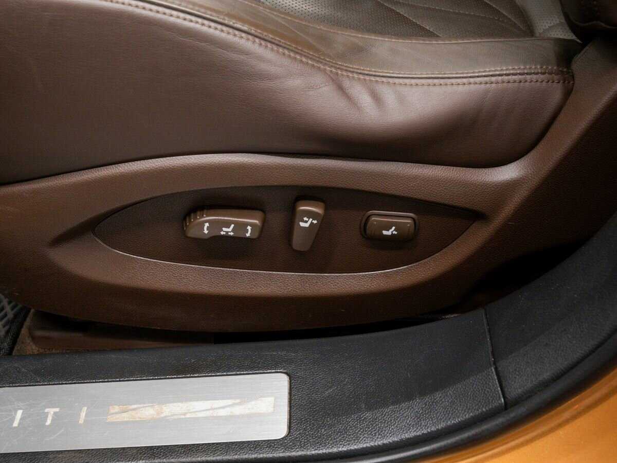 Infiniti FX35, 2009 Фото №16