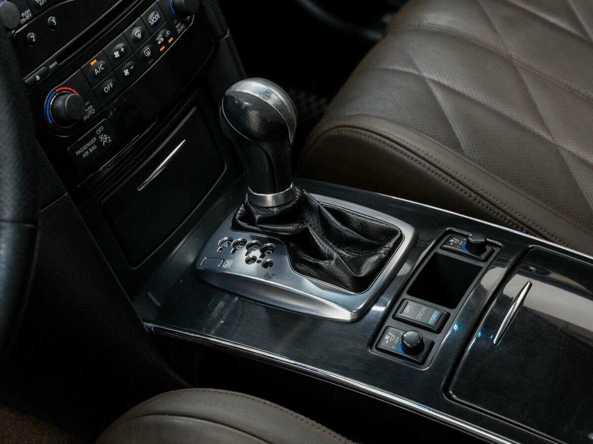 Infiniti FX35, 2009 Фото №18