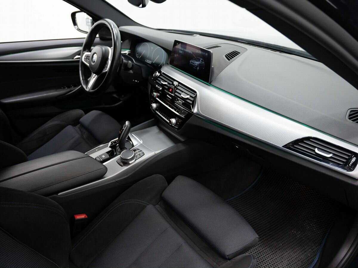BMW 5 серии 530i xDrive, 2018 Фото №11