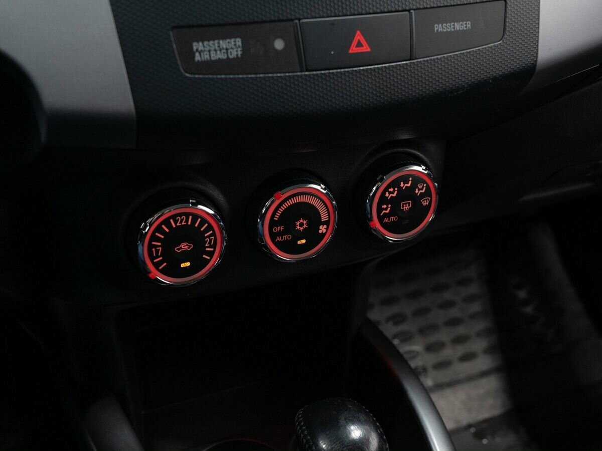 Mitsubishi Outlander, 2011 Фото №19