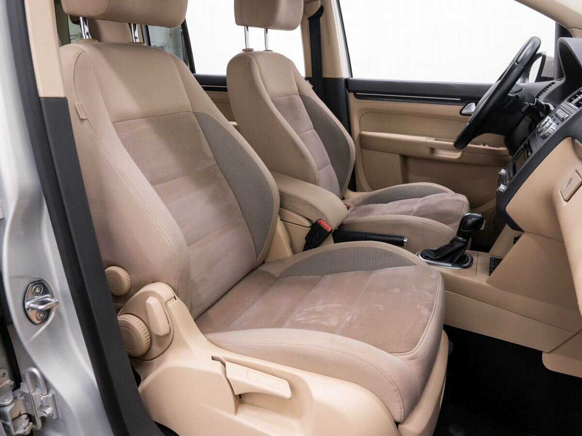 Volkswagen Touran, 2013 - 256 000 км. | Фото №8