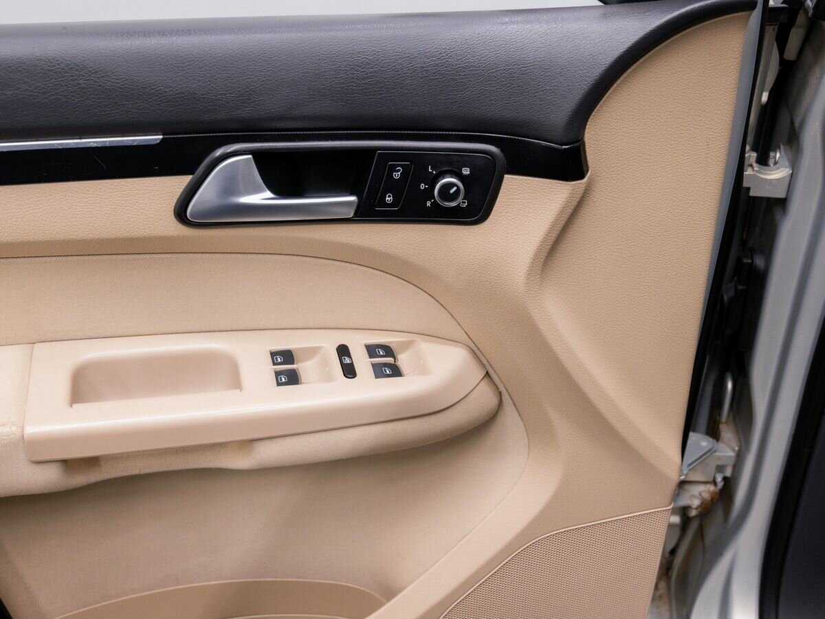 Volkswagen Touran, 2013 Фото №16