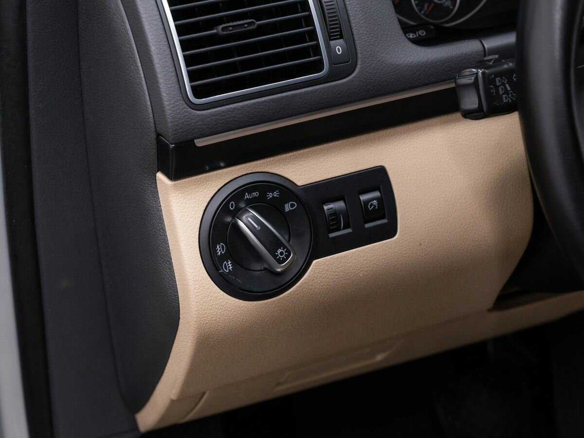 Volkswagen Touran, 2013 Фото №17