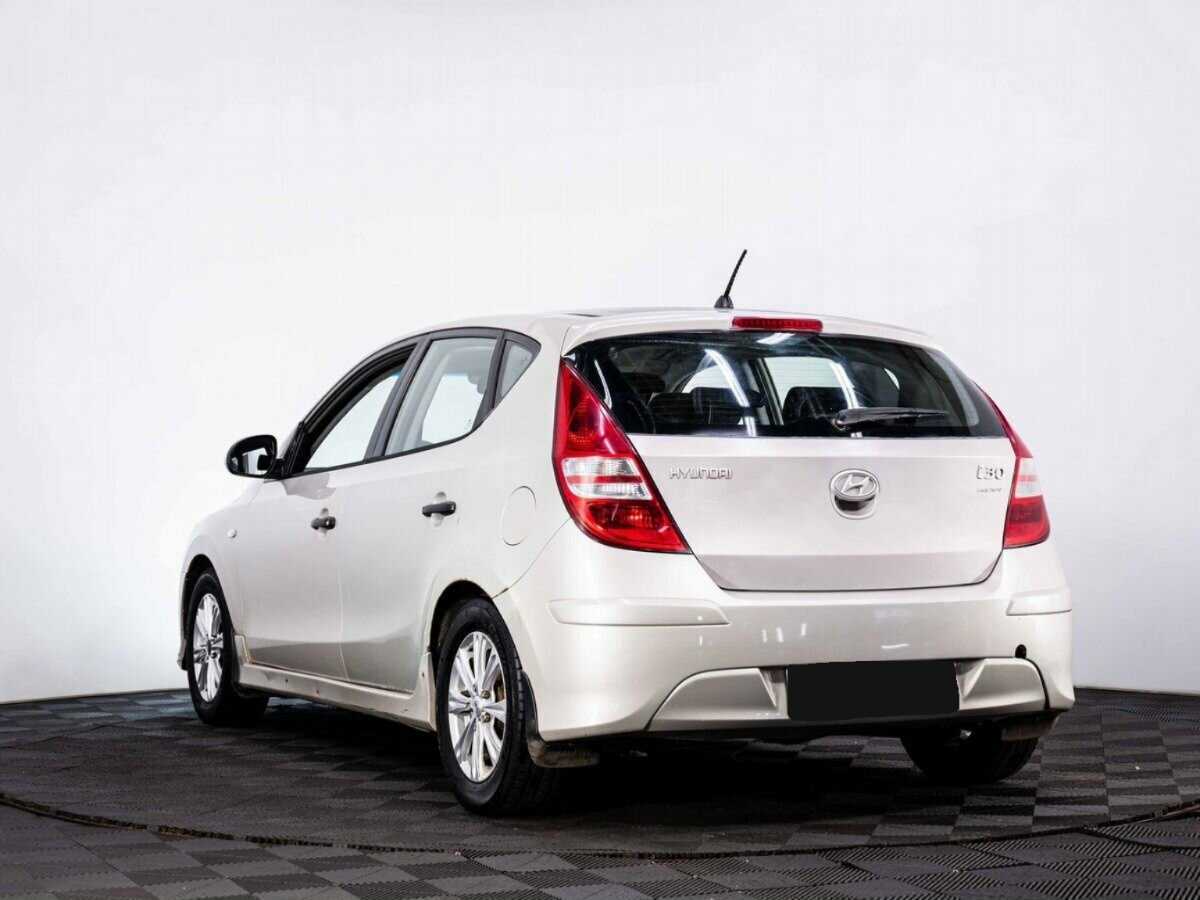 Hyundai i30, 2010 Фото №4