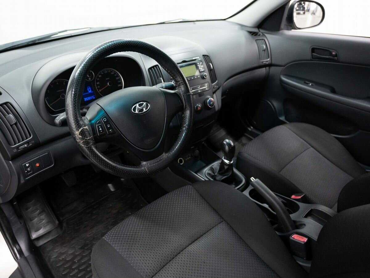 Hyundai i30, 2010 Фото №7