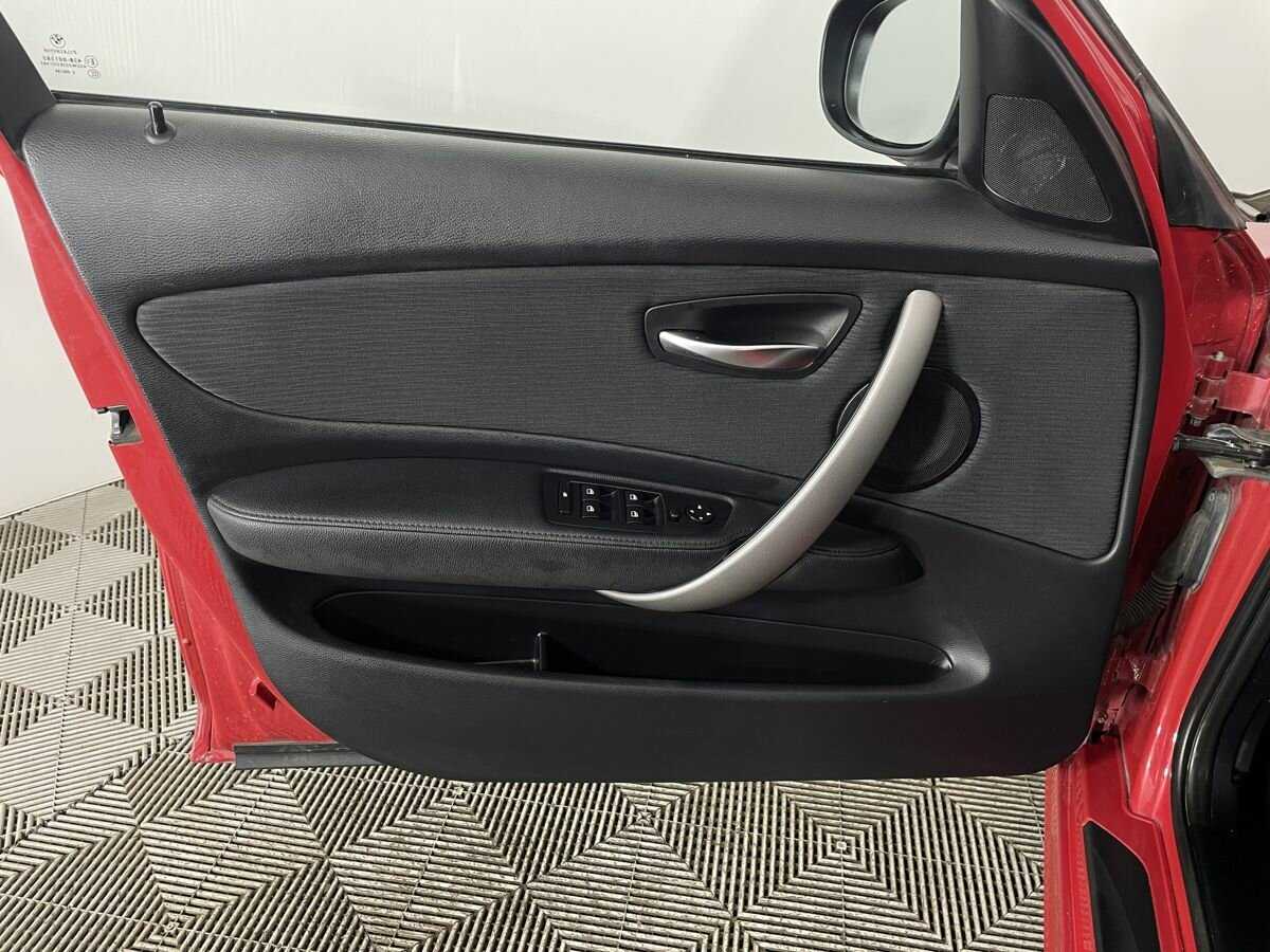 BMW 1 серии 116i, 2010 - 204 938 км. | Фото №7