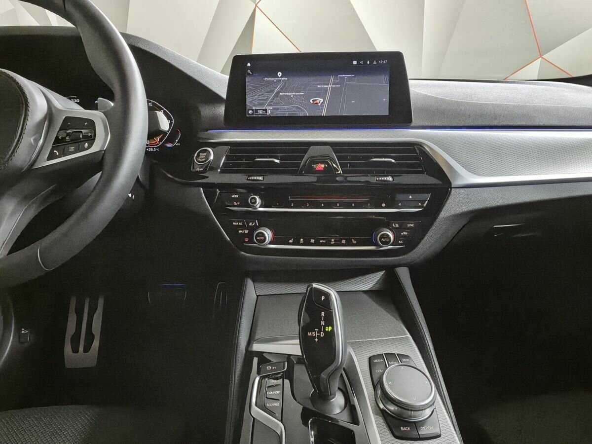 BMW 5 серии 530i xDrive, 2018 Фото №11