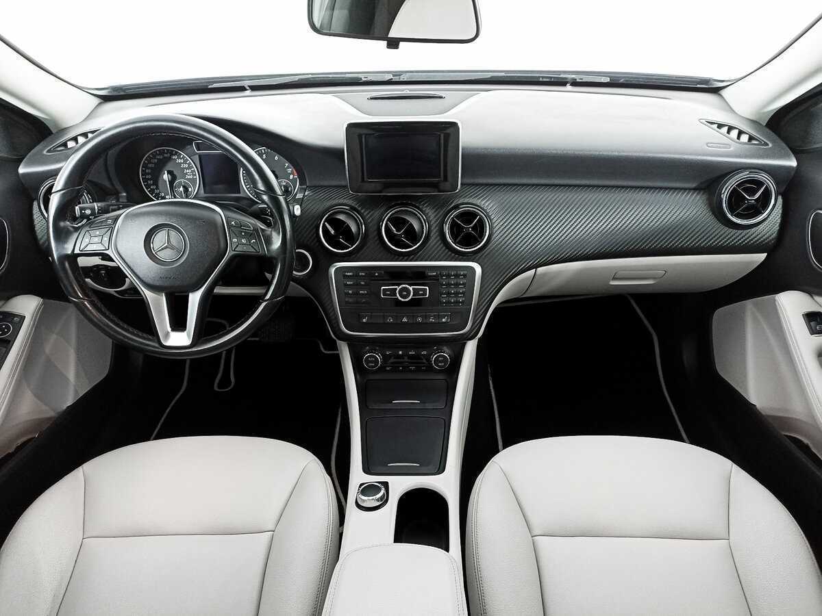 Mercedes-Benz GLA 200, 2015 Фото №12