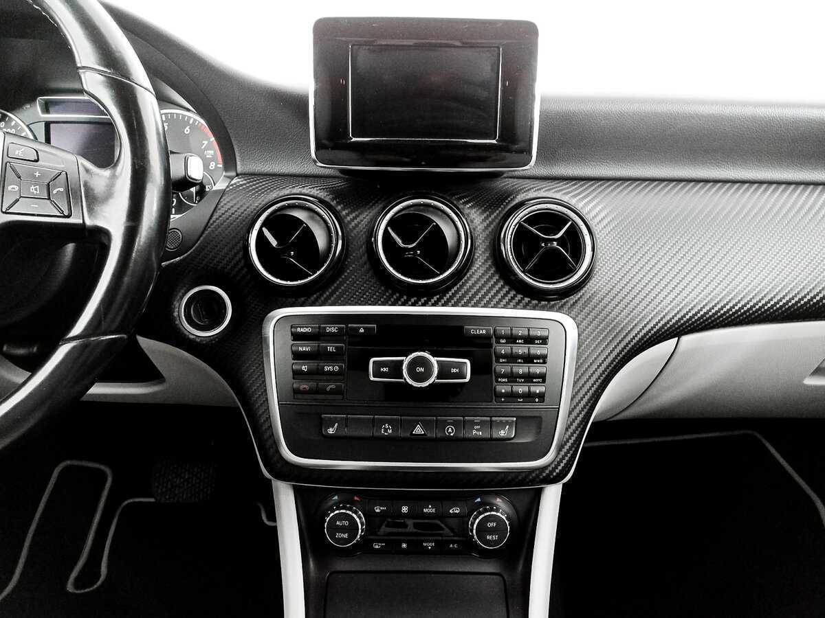 Mercedes-Benz GLA 200, 2015 Фото №13