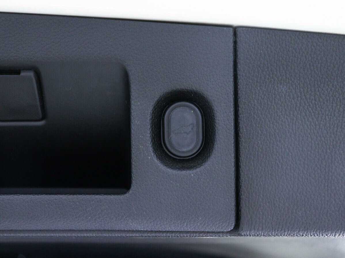 Chevrolet Tahoe, 2015 Фото №17