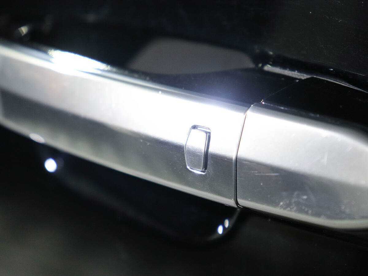 Cadillac Escalade ESV, 2018 Фото №15