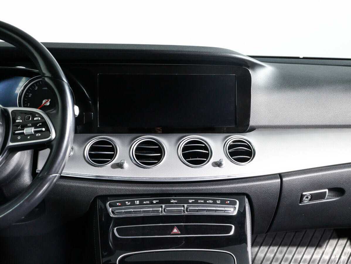 Mercedes-Benz E-Класс 200, 2020 Фото №11
