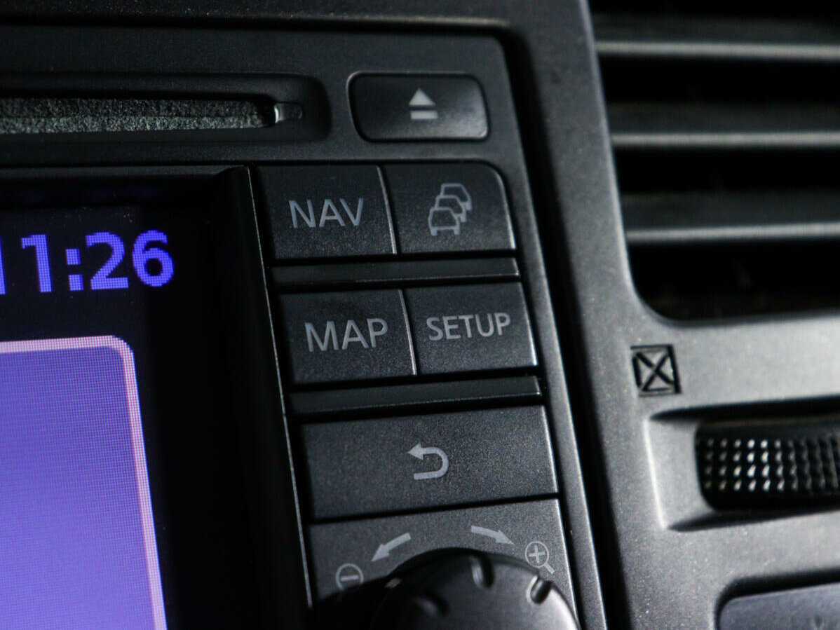 Nissan Tiida, 2013 Фото №16