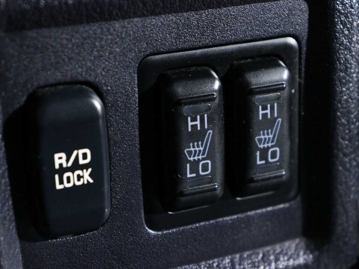 Mitsubishi Pajero, 2010 Фото №16