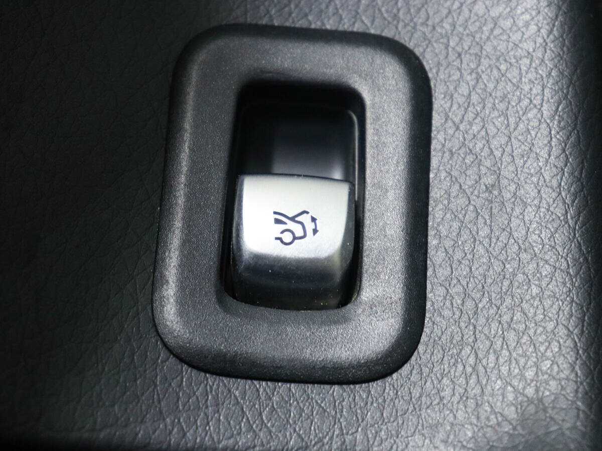 Mercedes-Benz GLC 200, 2021 Фото №15