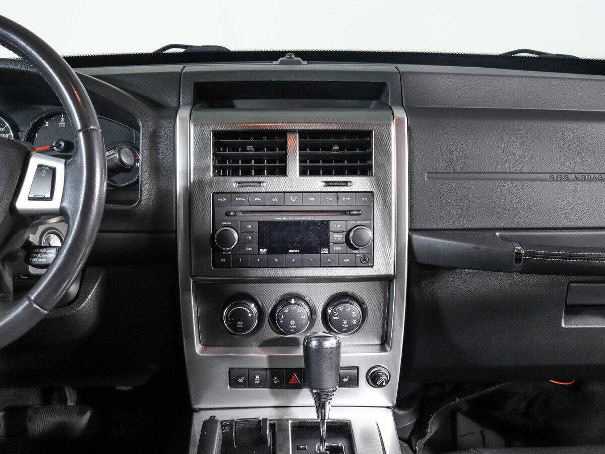 Jeep Cherokee, 2010 Фото №12