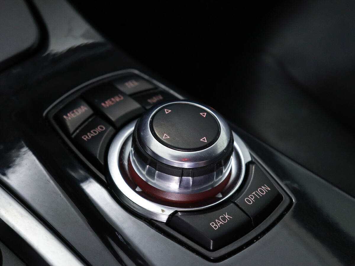 BMW 5 серии 520i, 2014 Фото №14