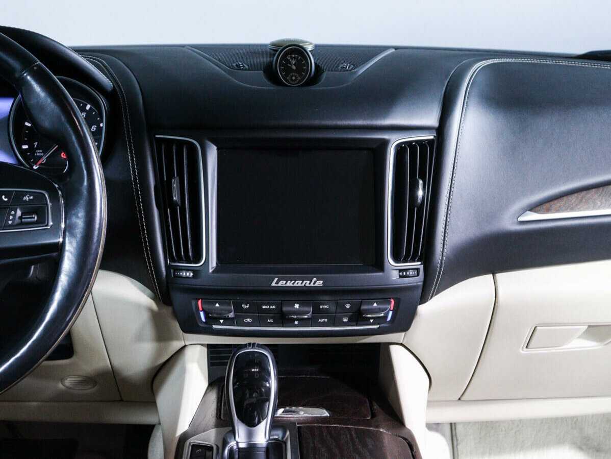 Maserati Levante, 2016 Фото №13