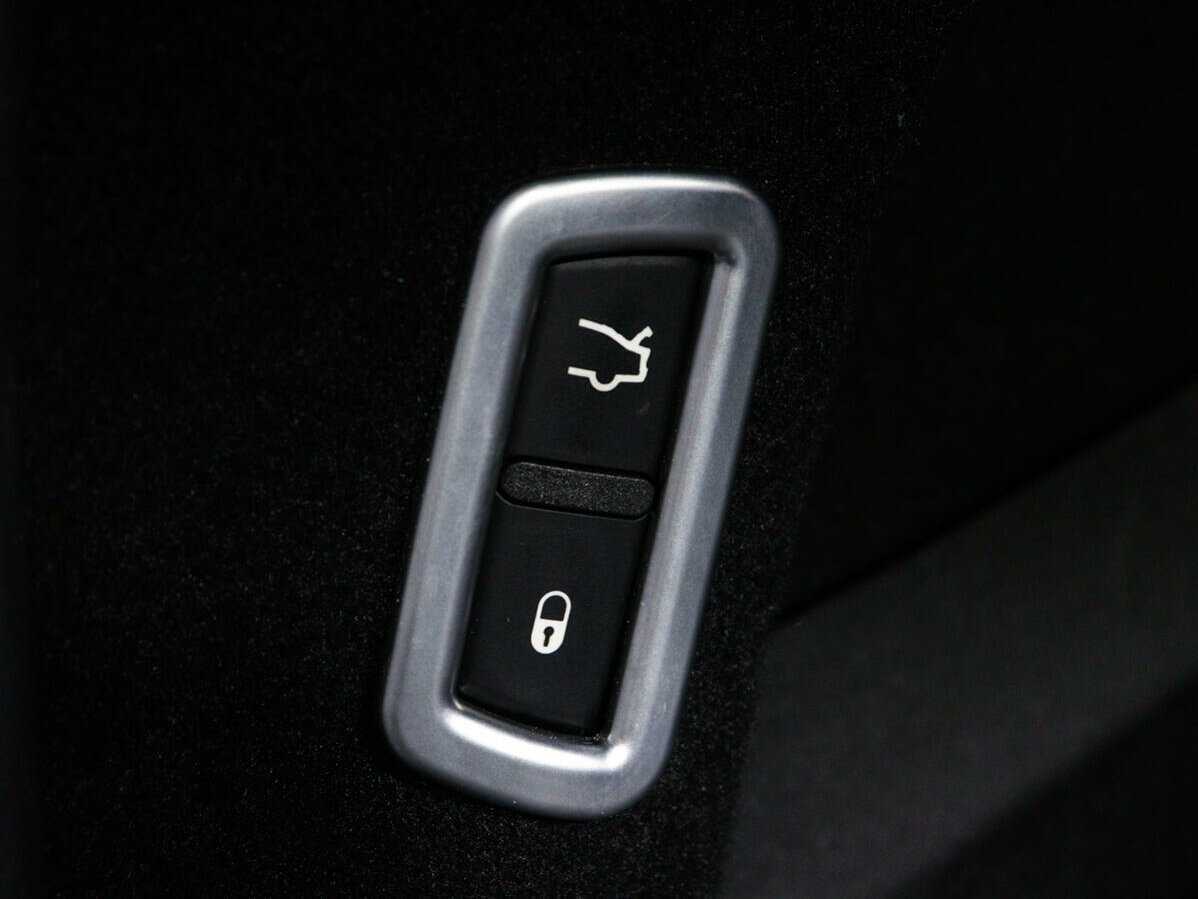 Maserati Levante, 2016 Фото №19