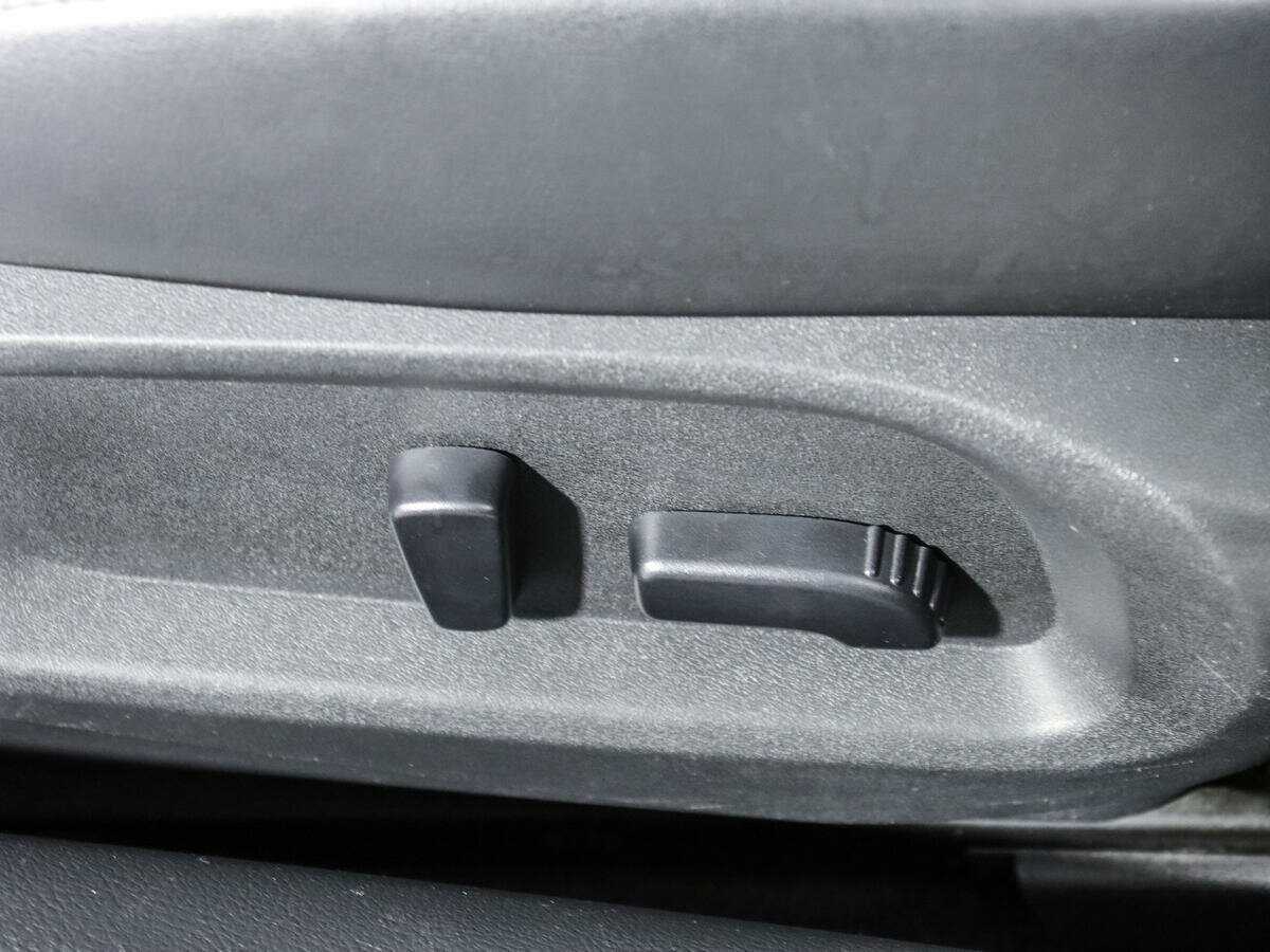 Infiniti Q60, 2016 Фото №16