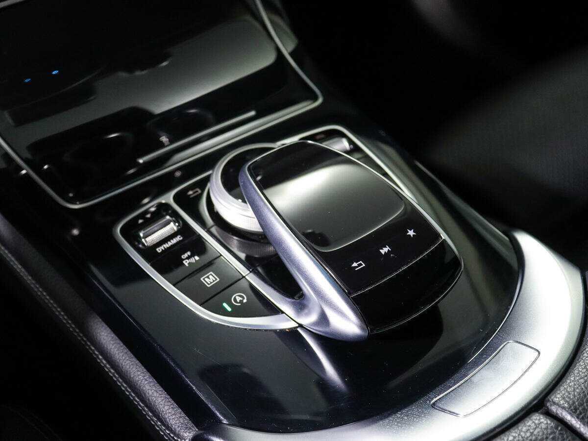 Mercedes-Benz GLC Coupe 250, 2018 Фото №20