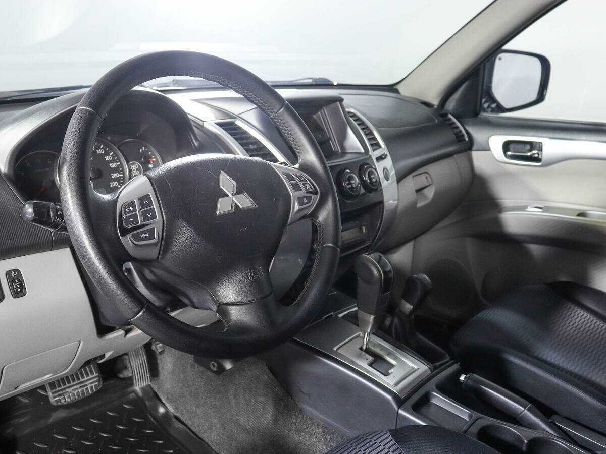 Mitsubishi Pajero Sport, 2010 Фото №13