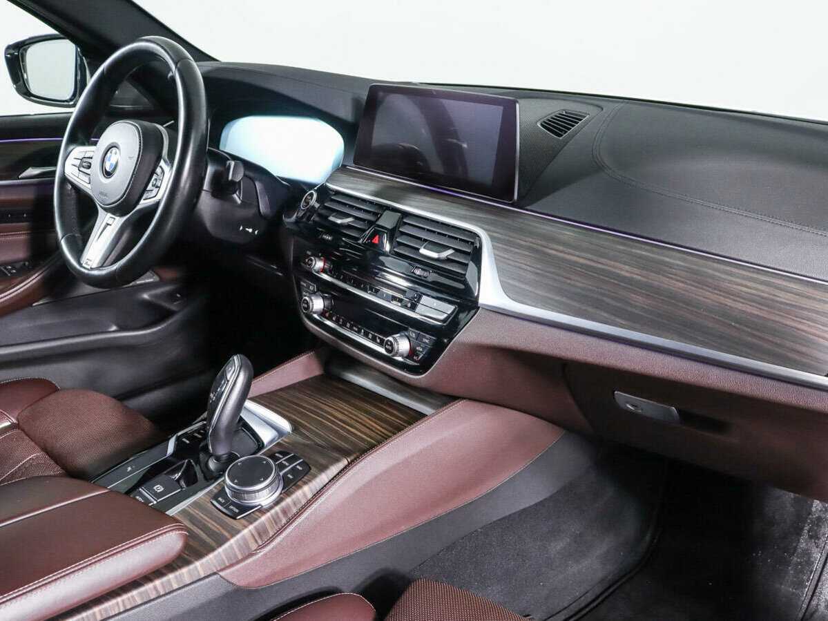 BMW 5 серии 530d xDrive, 2019 Фото №9