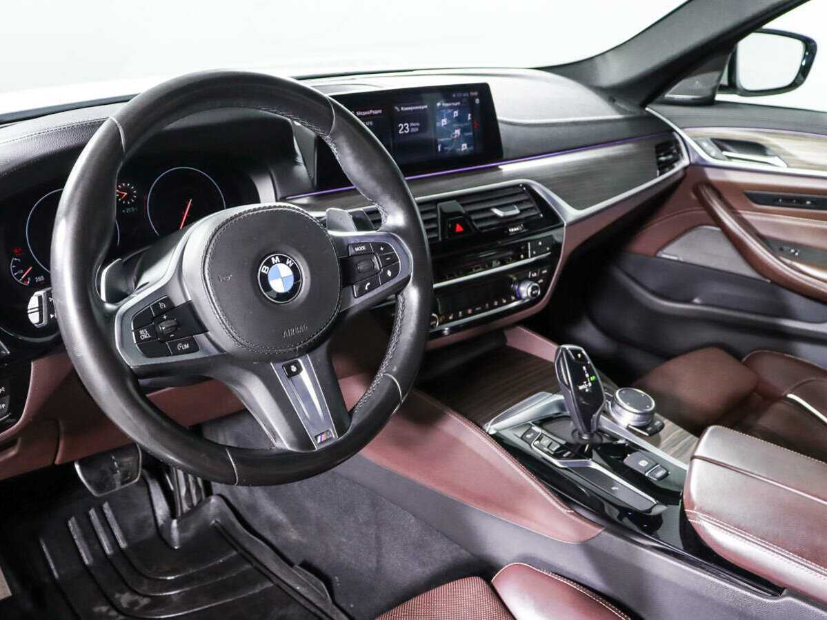 BMW 5 серии 530d xDrive, 2019 Фото №14