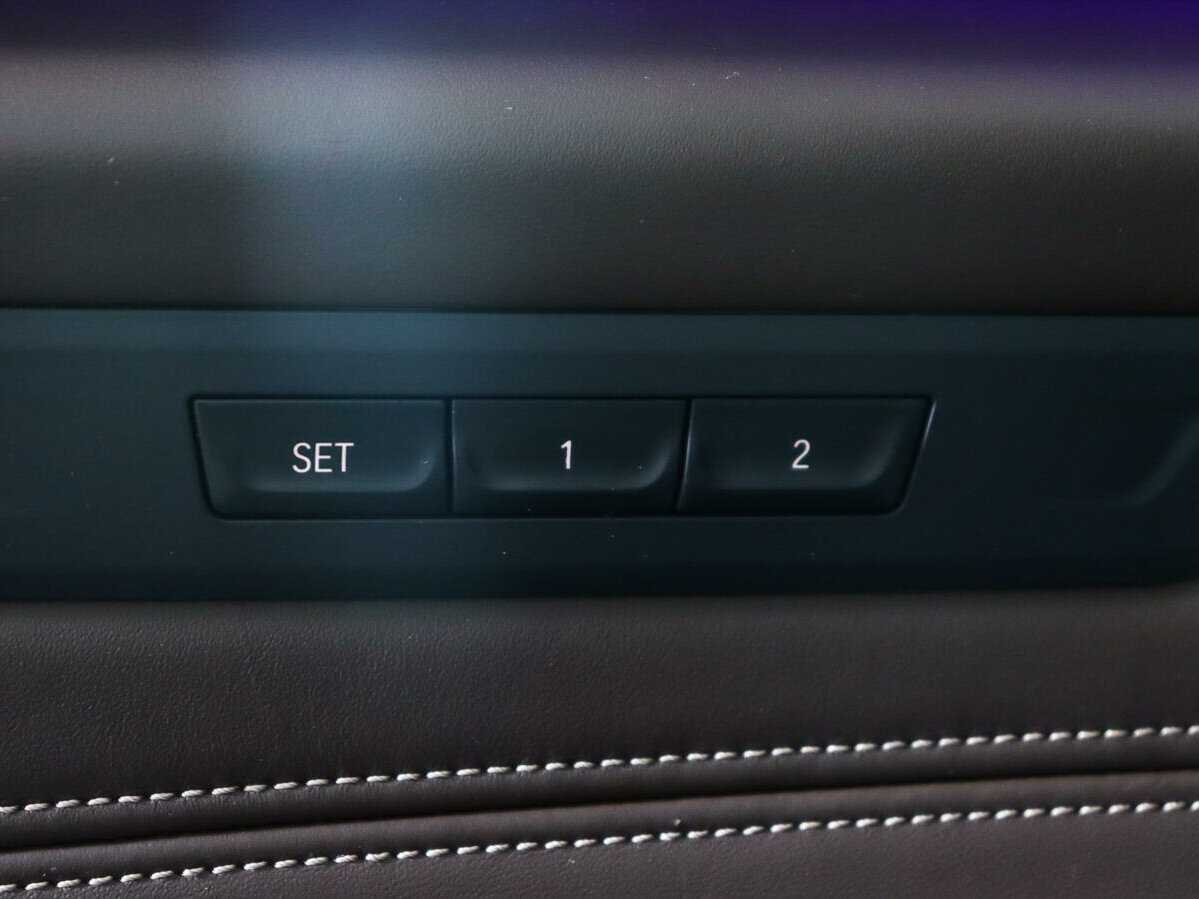 BMW 5 серии 530d xDrive, 2019 Фото №16