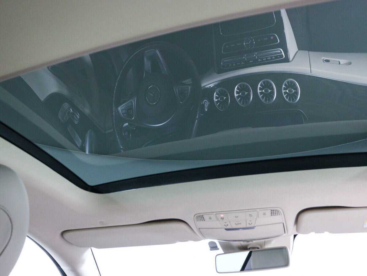 Mercedes-Benz E-Класс 300, 2018 Фото №17