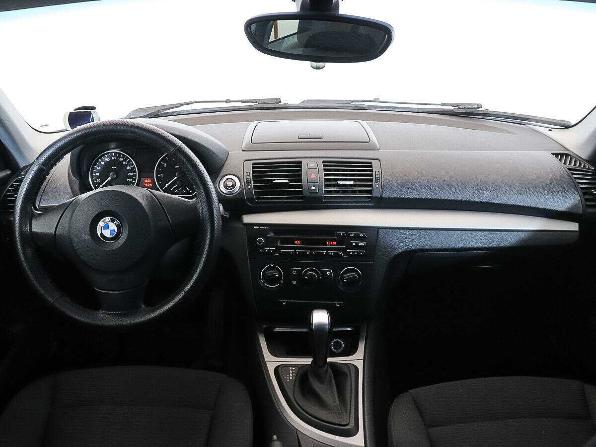 BMW 1 серии 116i, 2010 Фото №11