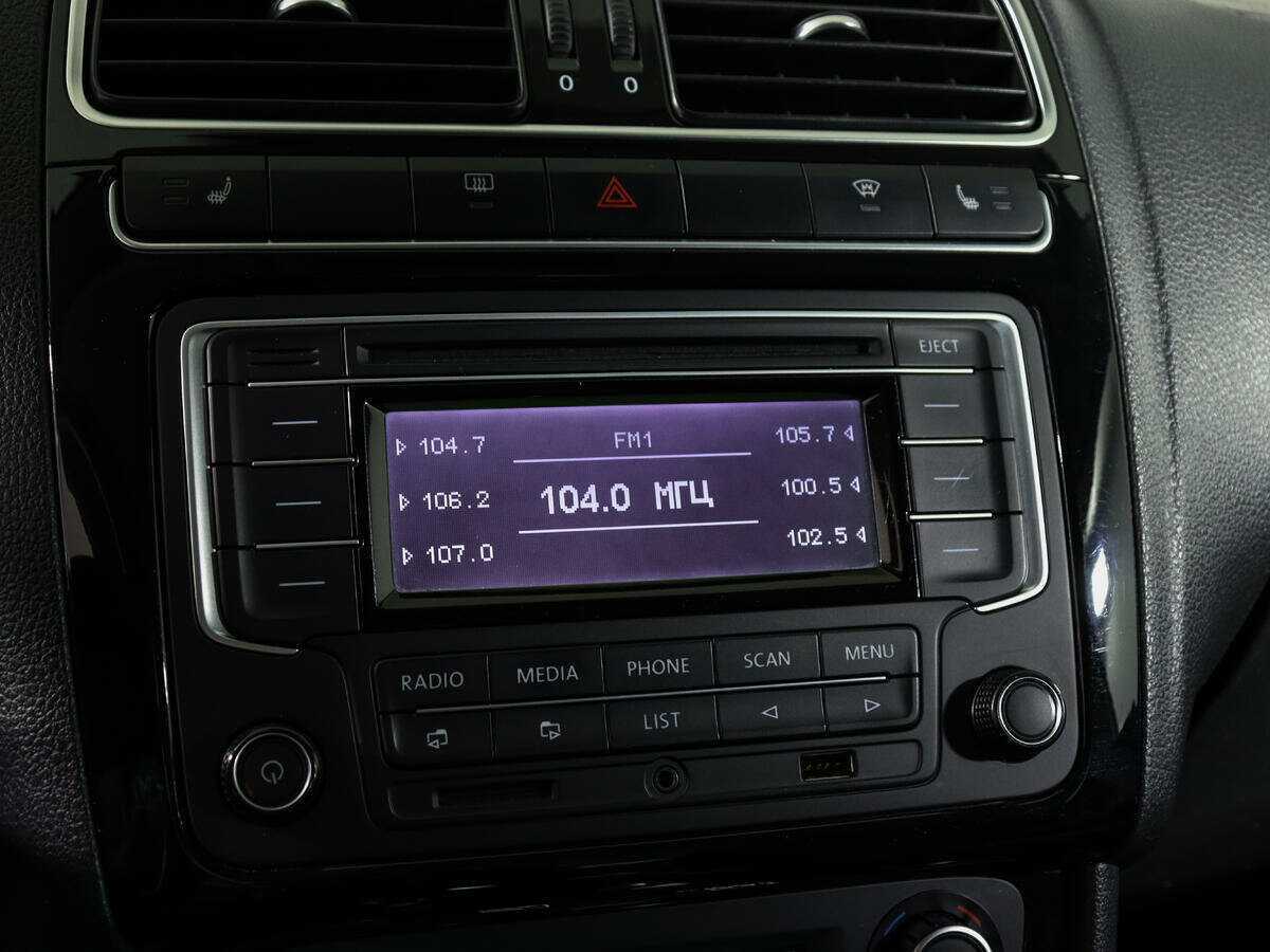 Volkswagen Polo, 2014 Фото №18