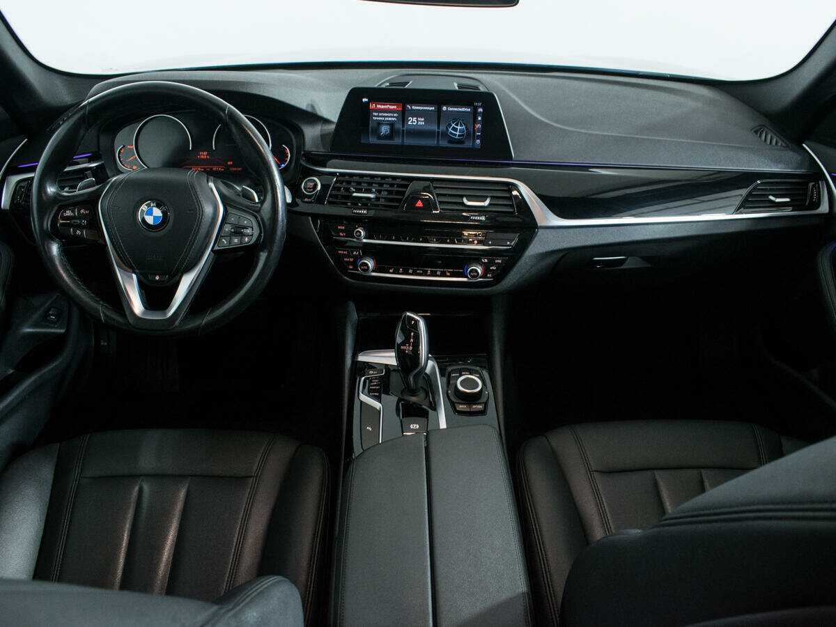 BMW 5 серии 520d xDrive, 2019 Фото №12