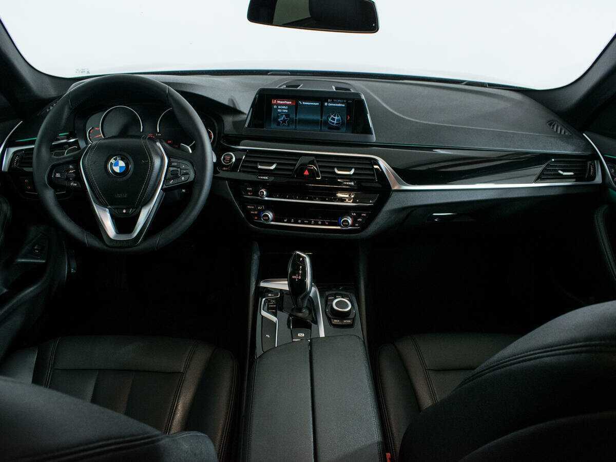 BMW 5 серии 520d xDrive, 2018 Фото №12