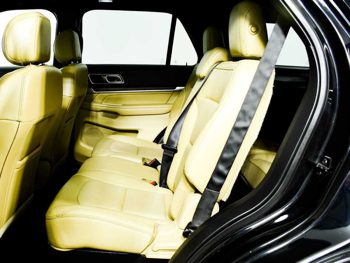 Ford Explorer, 2016 Фото №12