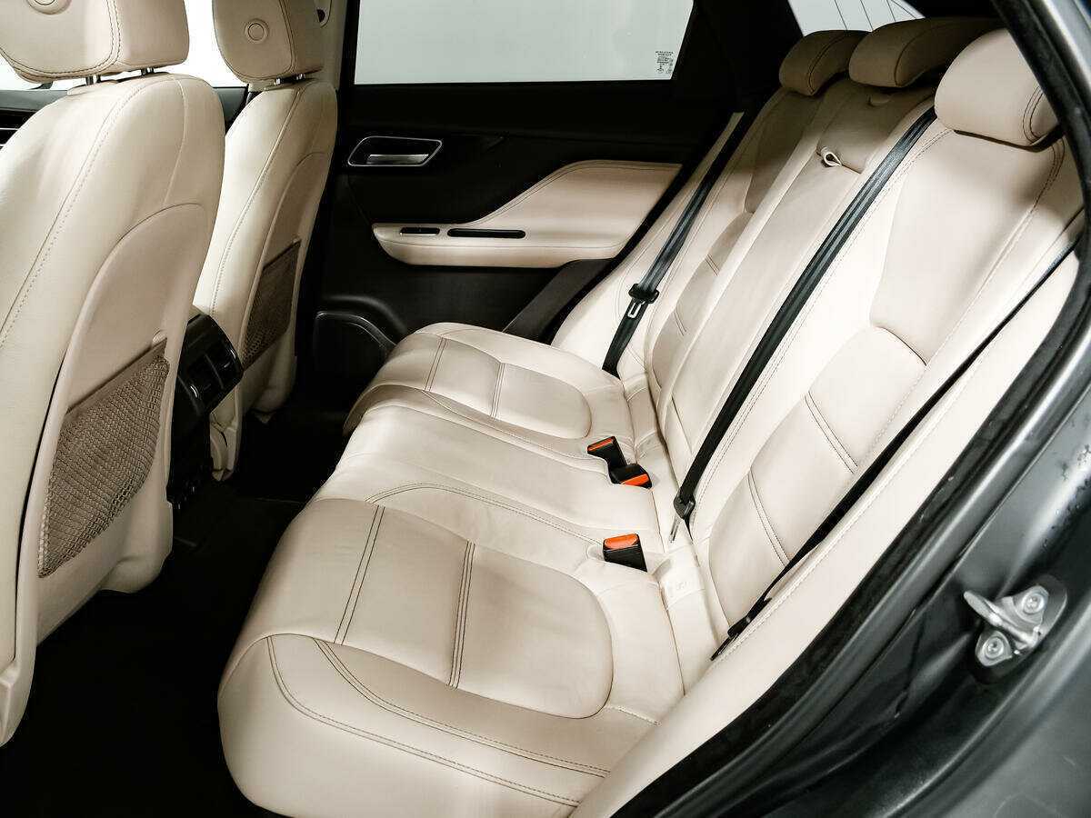 Jaguar F-Pace, 2016 Фото №12