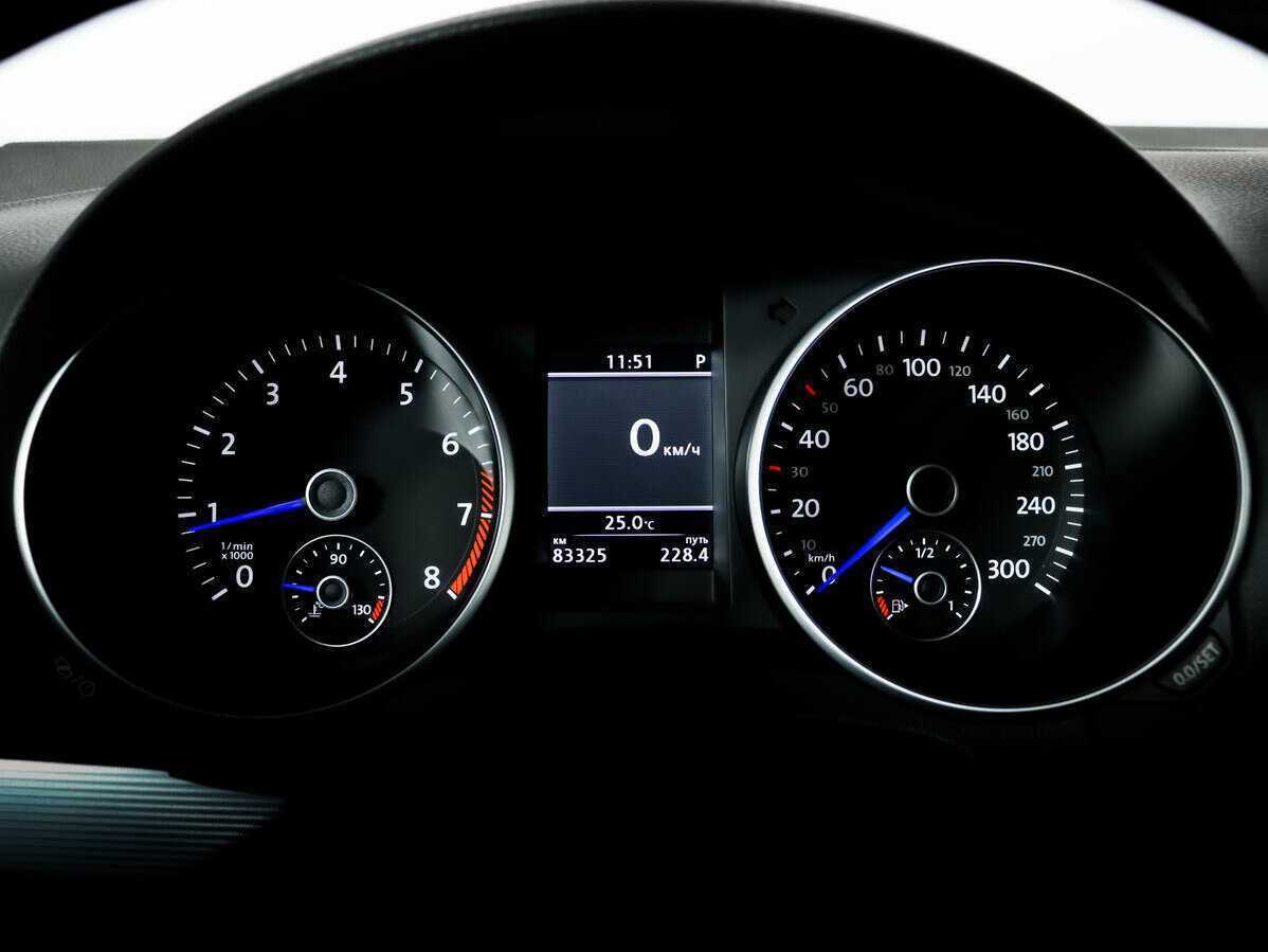 Volkswagen Golf R, 2012 Фото №10