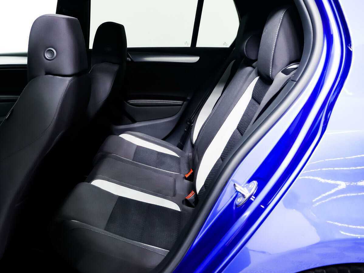 Volkswagen Golf R, 2012 Фото №12