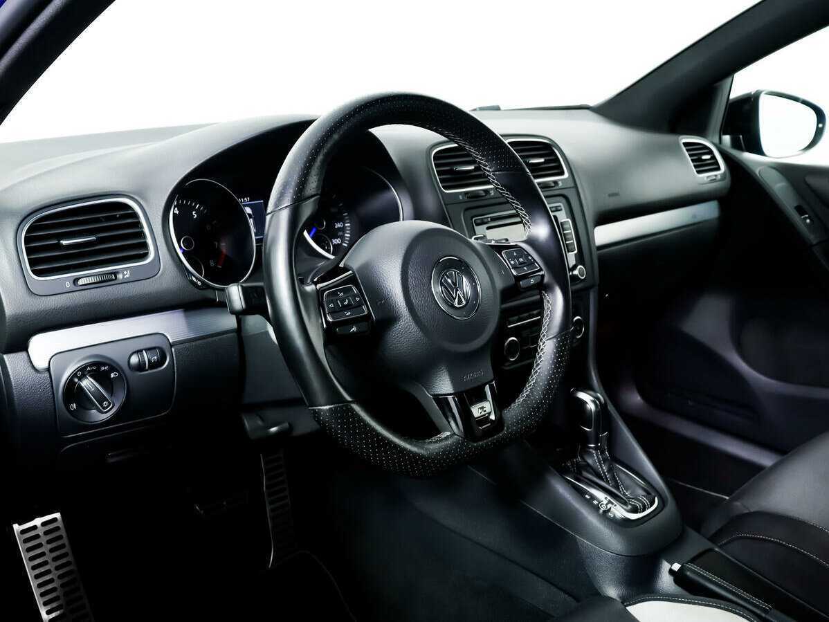 Volkswagen Golf R, 2012 Фото №13