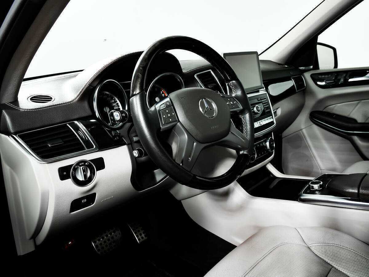 Mercedes-Benz GL-Класс 400, 2014 Фото №13