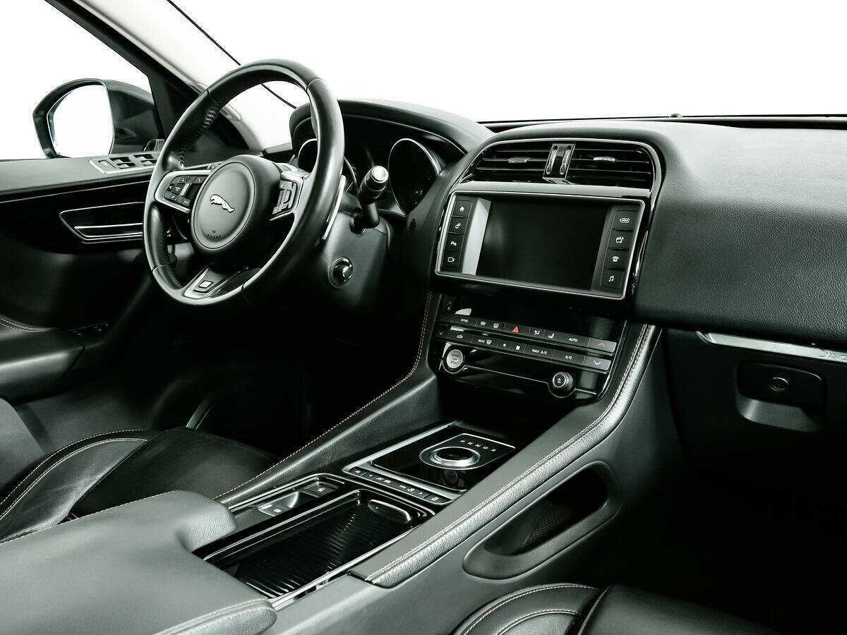 Jaguar F-Pace, 2016 Фото №9