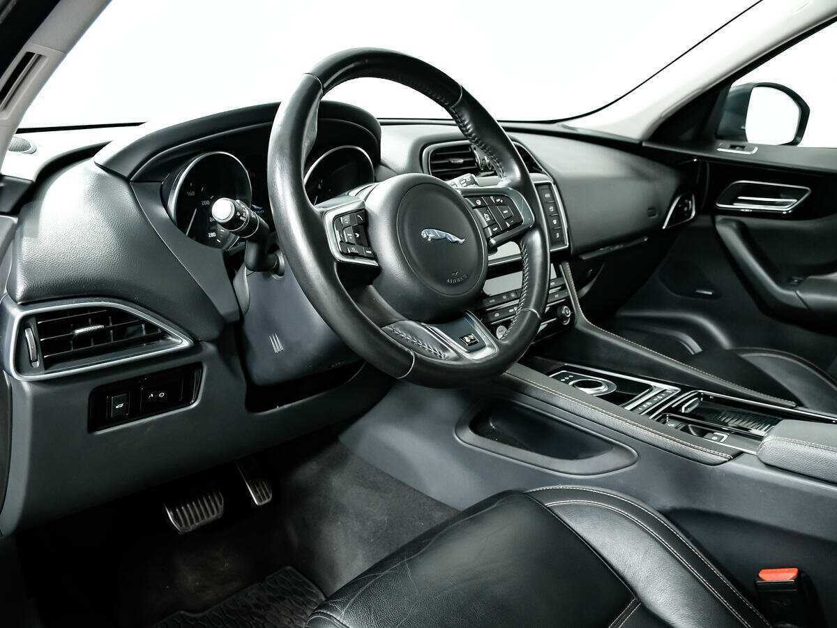 Jaguar F-Pace, 2016 Фото №13