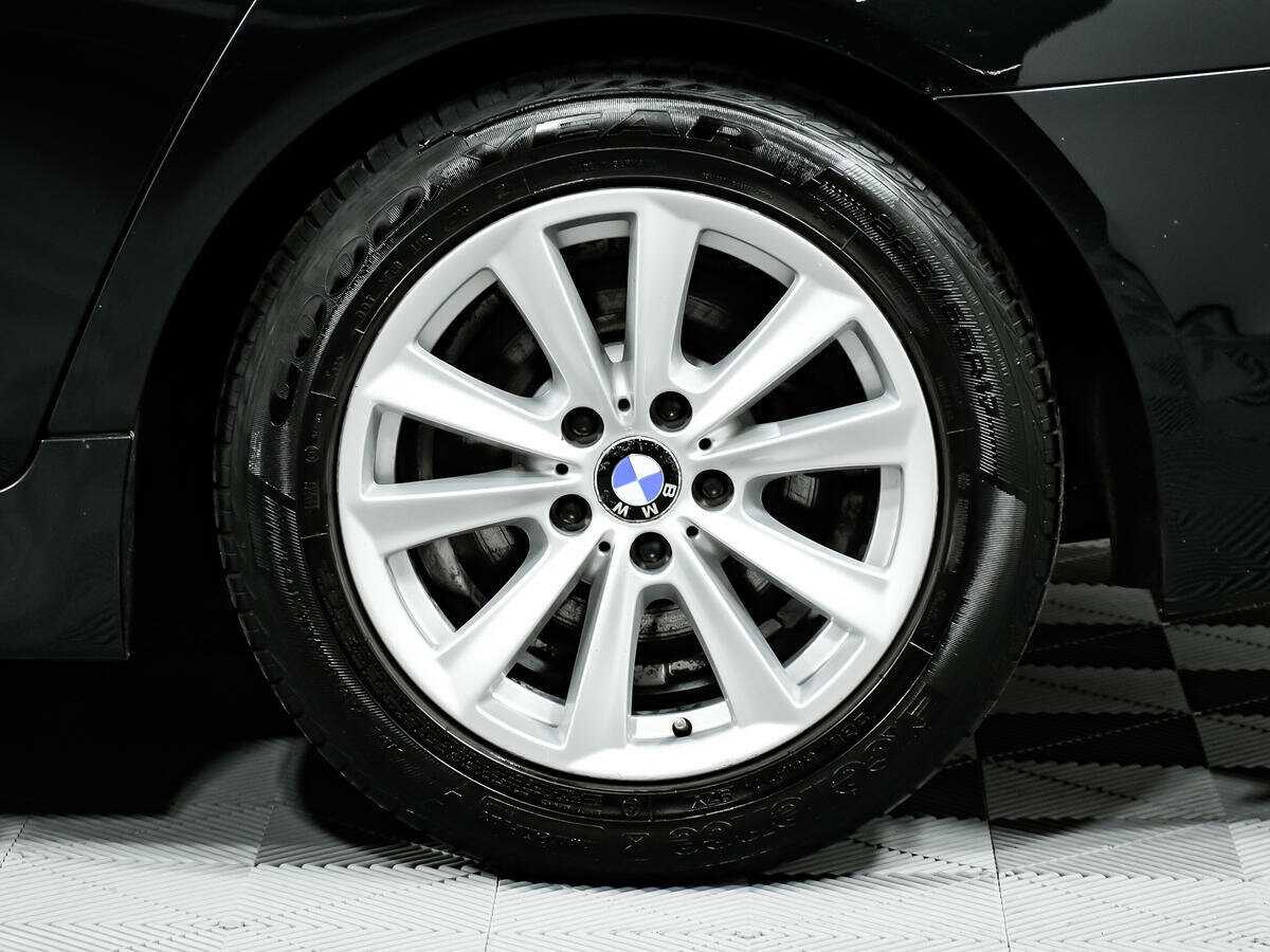 BMW 5 серии 528i, 2010 Фото №14