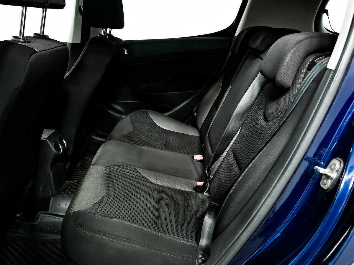 Peugeot 308, 2010 Фото №12