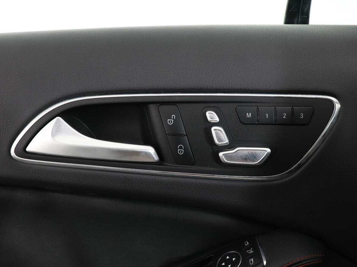 Mercedes-Benz GLA 250, 2017 Фото №16