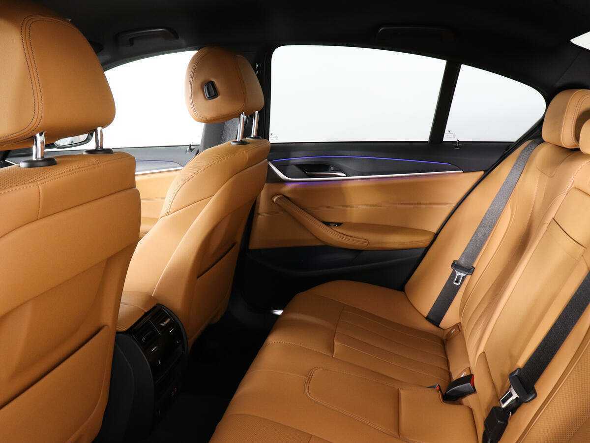 BMW 5 серии 530i xDrive, 2023 Фото №15
