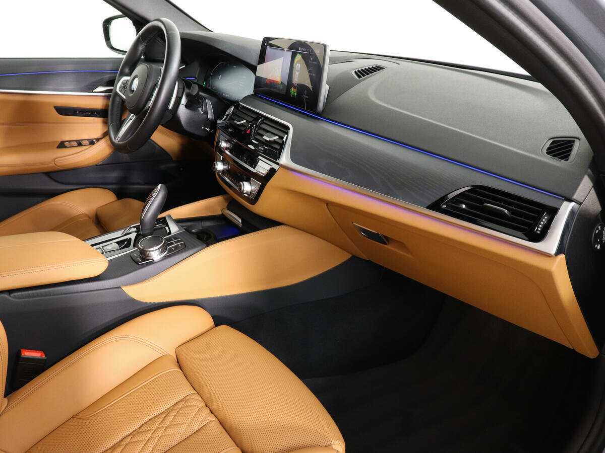 BMW 5 серии 530i xDrive, 2023 Фото №16