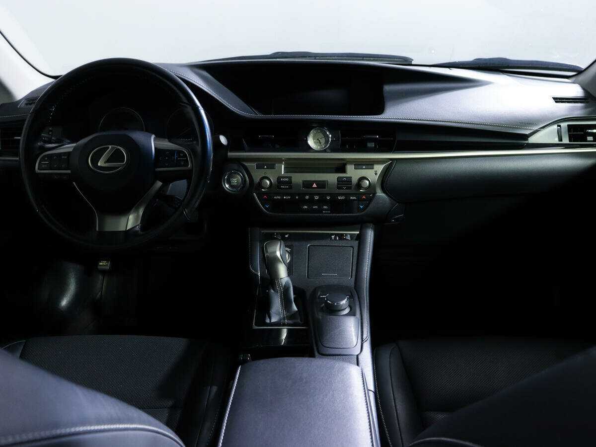 Lexus ES 200, 2016 Фото №12