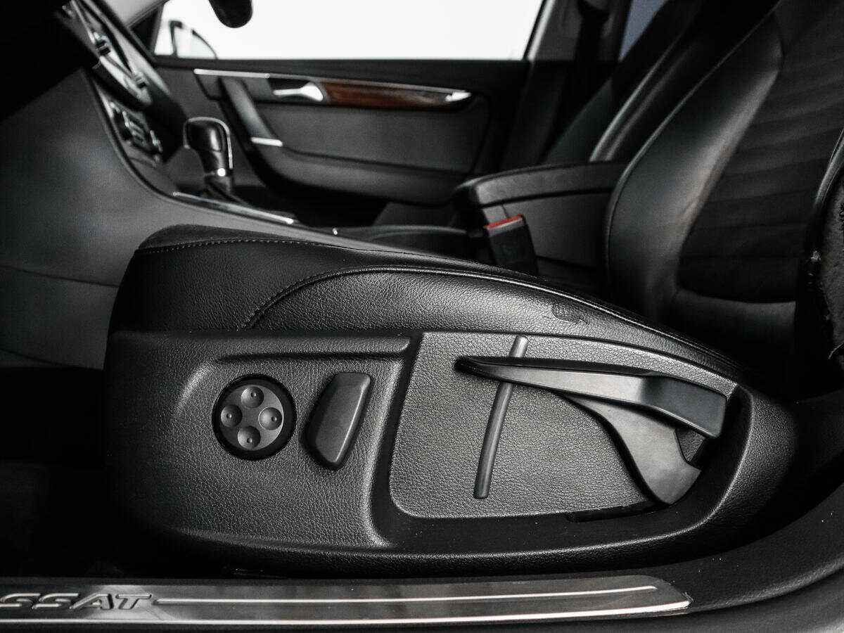 Volkswagen Passat, 2011 Фото №10
