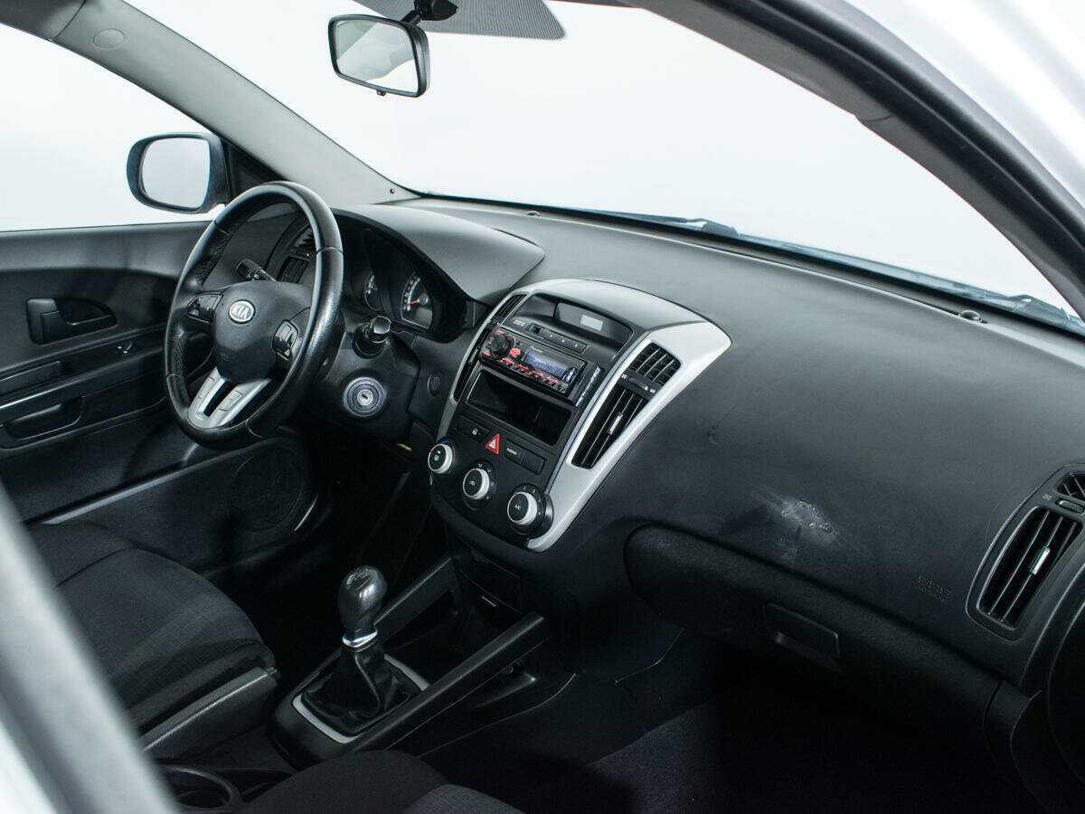 Kia Ceed, 2010 Фото №9